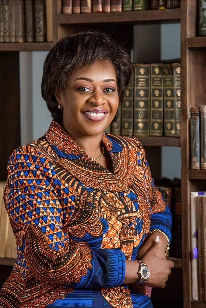 SE Mme Yolande Elebe